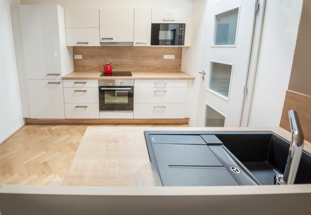 Letna Garden Suites ปราก ภายนอก รูปภาพ