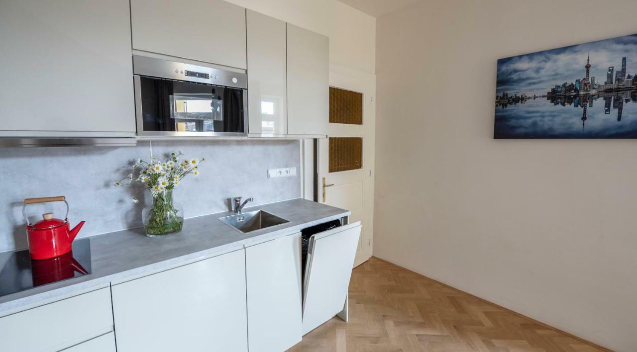 Letna Garden Suites ปราก ภายนอก รูปภาพ