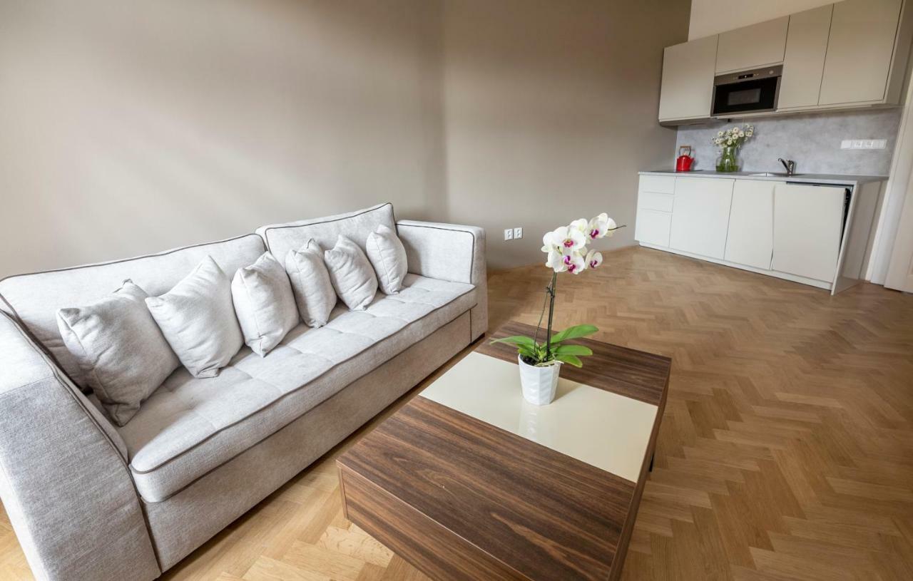 Letna Garden Suites ปราก ภายนอก รูปภาพ